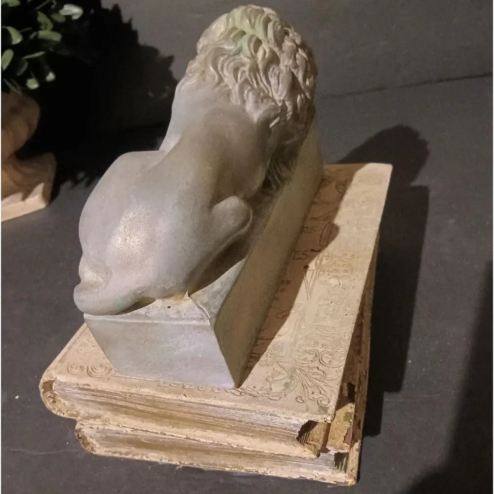 Sleeping Lion Sculpture on Books of Religion RARE & UNIQUE - Picture 5 of 17